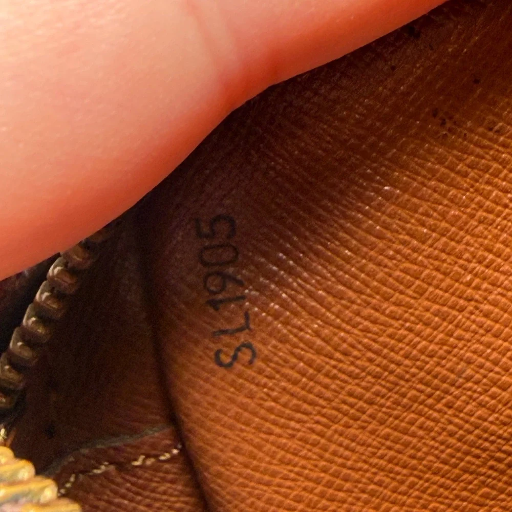 SOLF Louis Vuitton Compeigne 23 Toiletry Pouch/Cosmetic Pouch Monogram